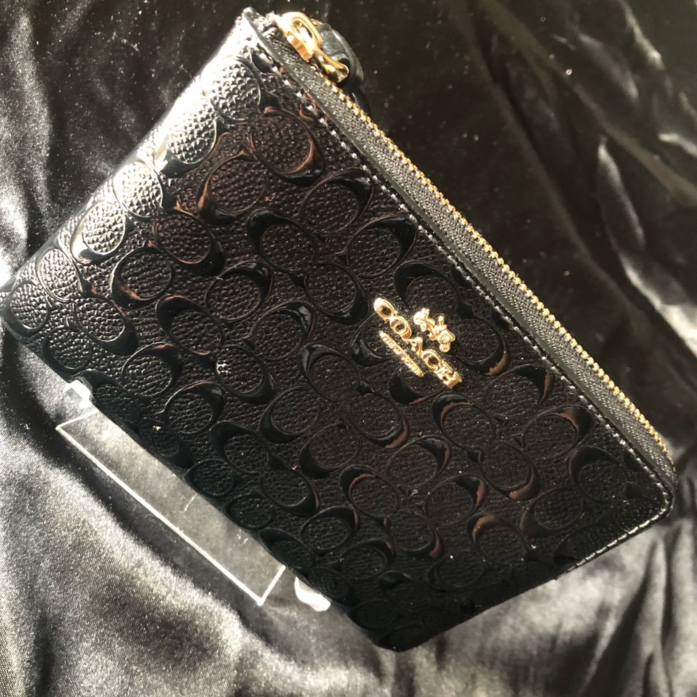 Never worn Coach card purse 👛